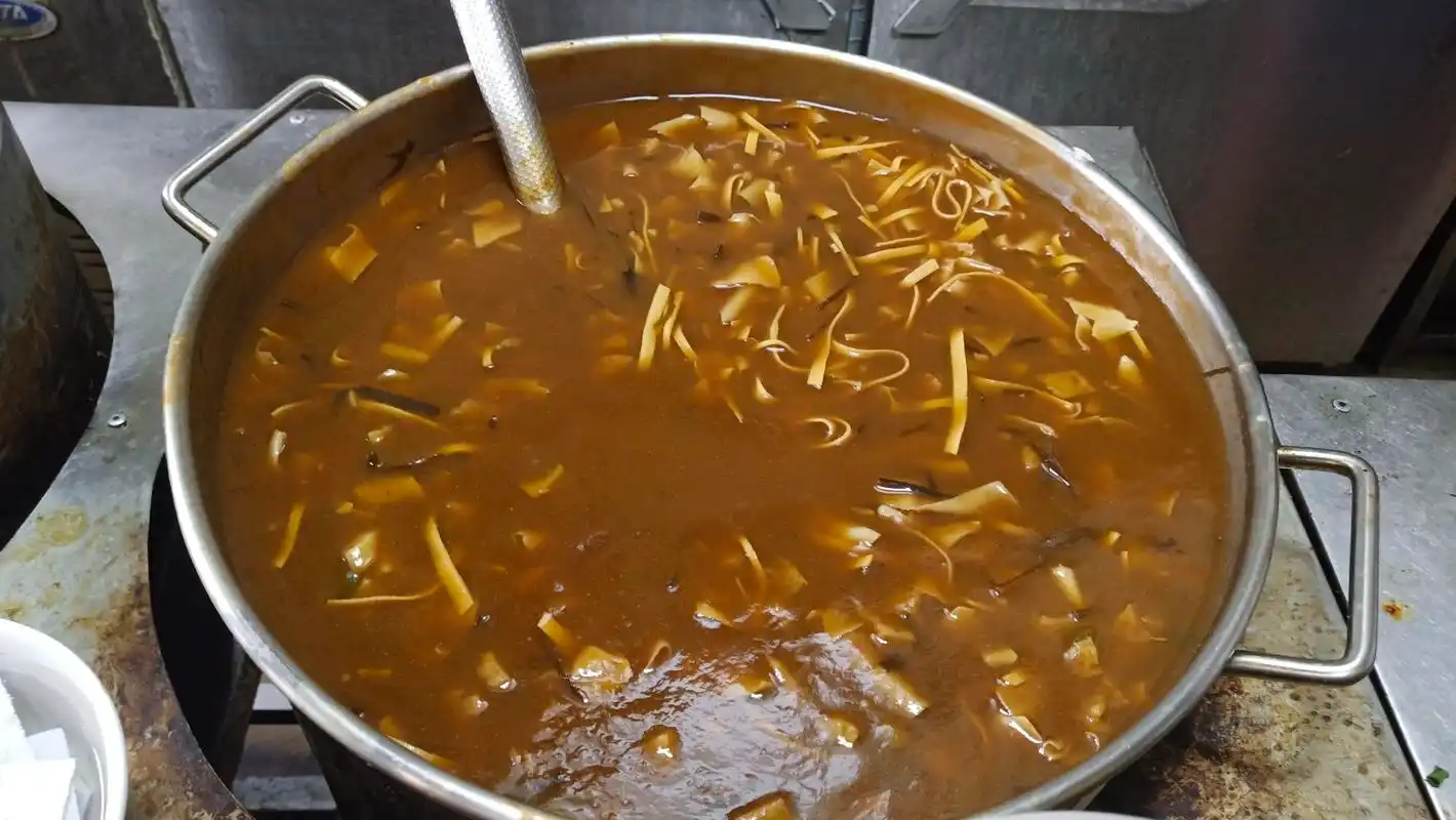 这样一碗地道的卤汁豆腐脑,才是西安人早餐正确的打开方式