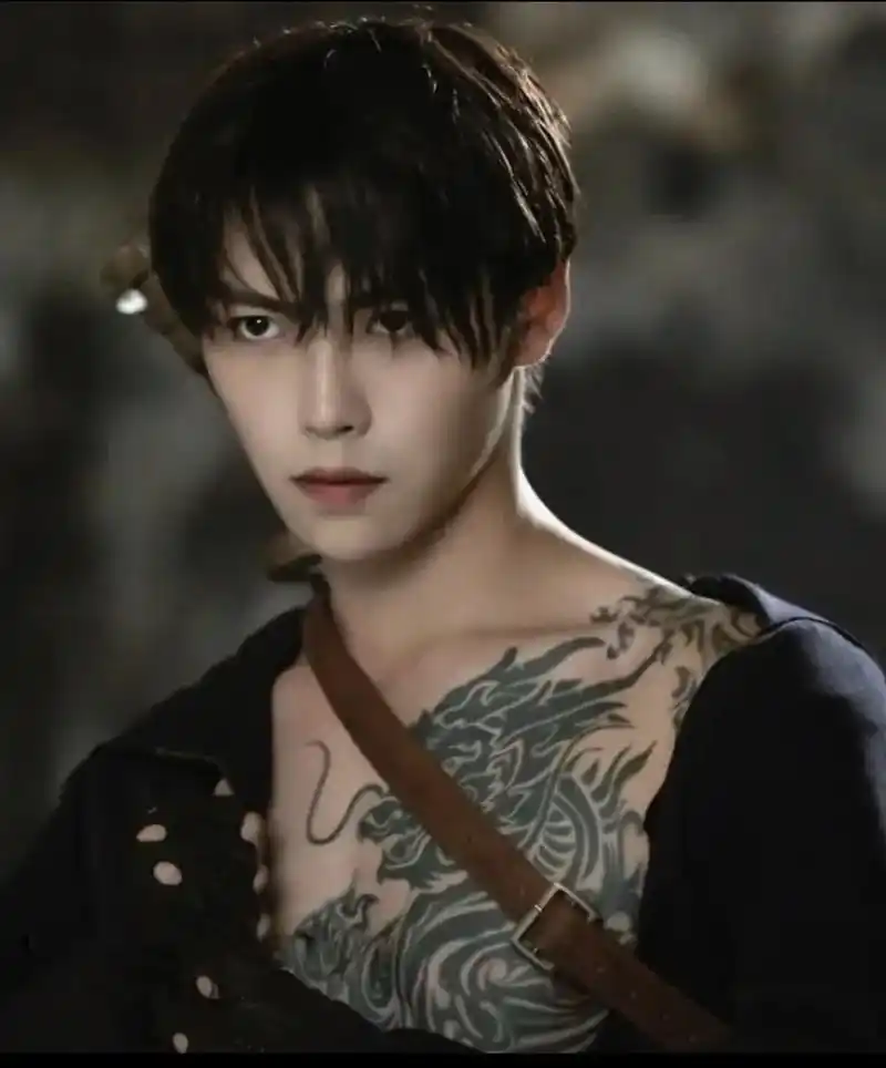 肖宇梁张起灵 #小哥 #腹肌 #禁欲系 他值得被看见 - 抖音