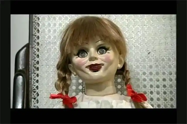 国外恐怖恶作剧鬼娃娃玩偶吓唬清洁工,真不怕吓死人么恶搞视频