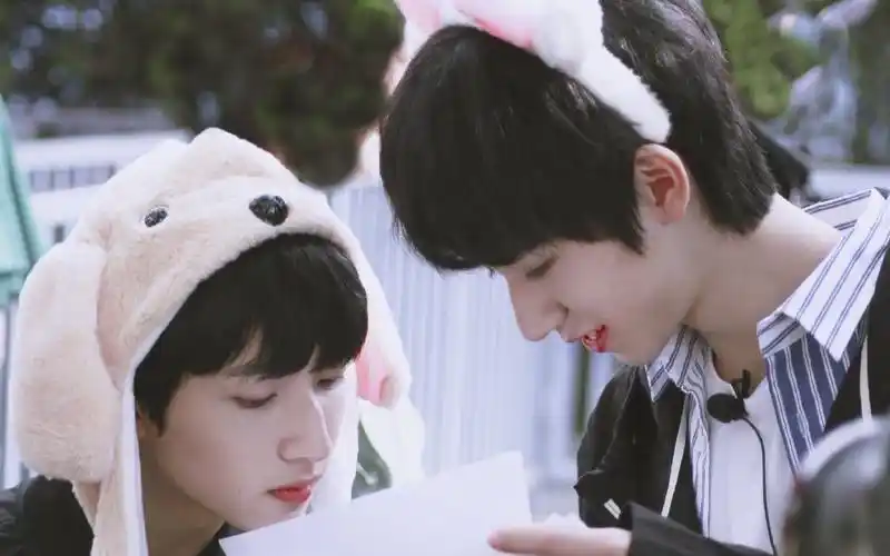 翔霖严浩翔x贺峻霖这个世界约好一起逛超甜园游会周杰伦