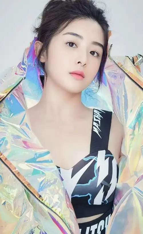 张含韵高清冷艳美照,娇俏可人!_高清图集_新浪网