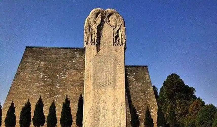 武则天的乾墓非同凡响,用飞机轰炸毫无头绪,40万大军空手而归