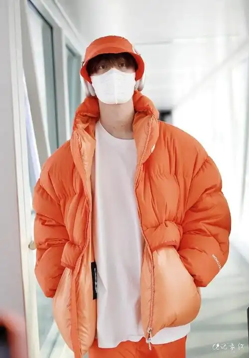 范丞丞浙江卫视跨年出发路透##范丞丞橙色造型机场饭拍