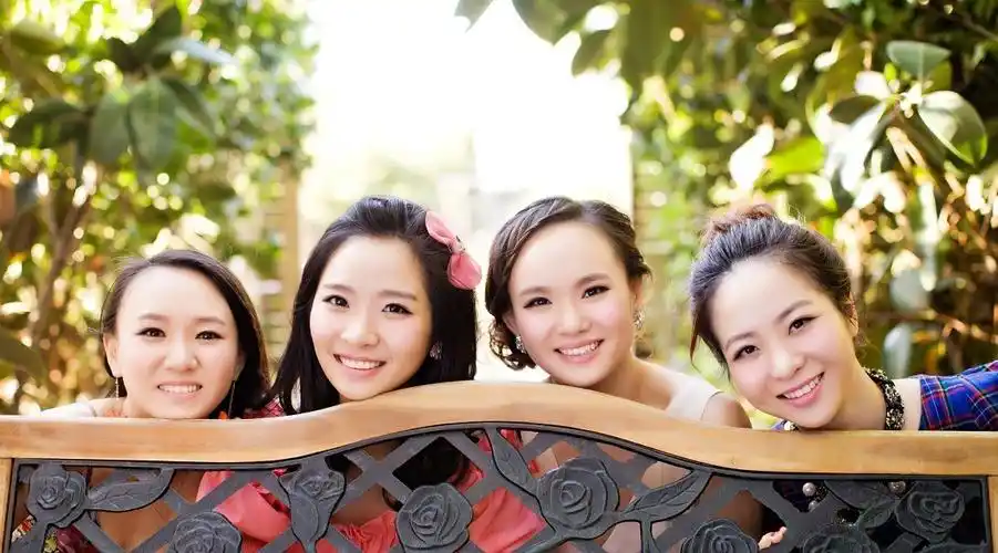 怎样拍摄五人以上闺蜜照?