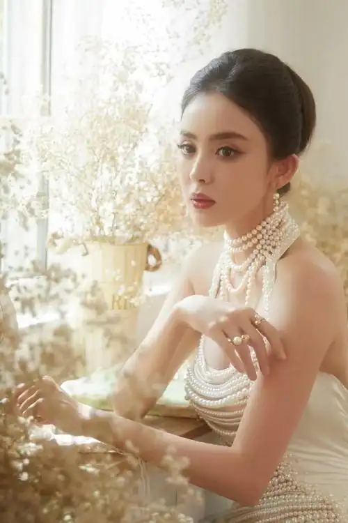 古力娜扎希腊女神妆##娜扎请和我结婚##娜扎挂脖珍珠裙