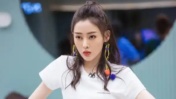 张天爱有点模仿天赋在身上##张天爱喜剧人