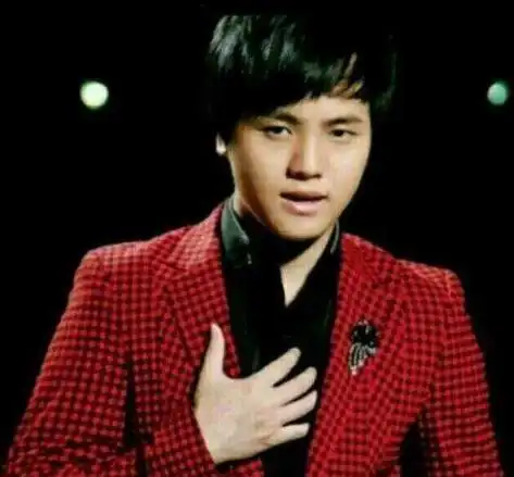 郑源:19岁唱歌一天赚一万,曾拒春晚邀请,为何没人说他耍大牌