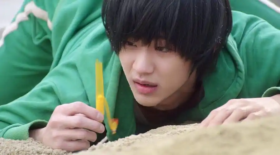 韩国动作喜剧《隐秘而伟大》,特工伪装成傻子2年