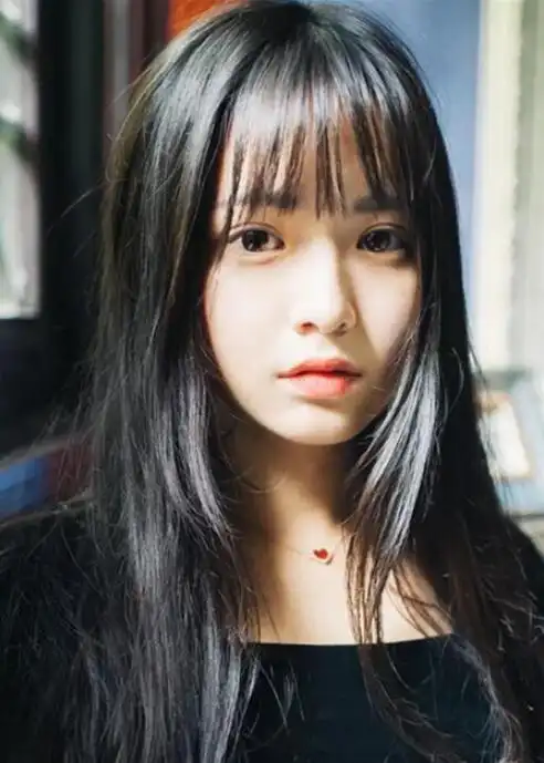 学生长发直发发型,文艺清新少女风_飘逸直发_女生发型大全