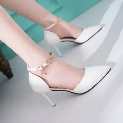 小清新白色高跟鞋女韩版百搭2019春夏一字扣细跟单鞋中跟包头凉鞋