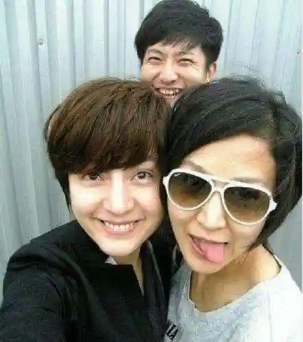 郭京飞与妻子鲍莉生活照曝光鲍莉姐姐是陆毅老婆鲍蕾