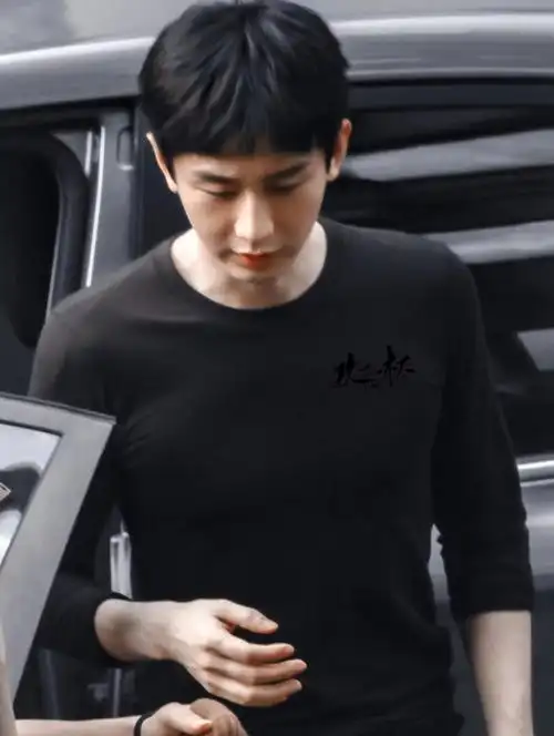 穿衣还这么显瘦的#成毅  #宝藏男孩成毅  #腹肌  #追星女孩  #傅诗淇