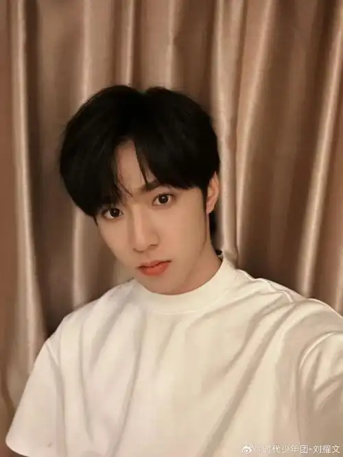 董子健受刺激变男同杨紫被嘲时尚绝缘体刘耀文高考走后门侯明昊嫌弃卢