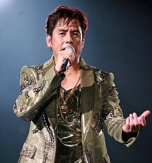 这一次,73岁"渣男始祖"谭咏麟,终于为自己的"风流"付出代价