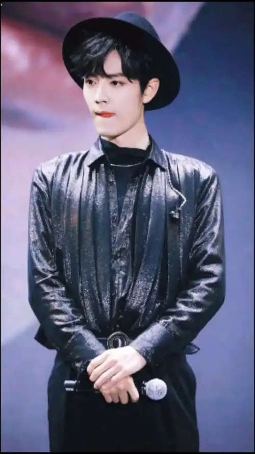 向全世界安利肖战泰国战去年这个在热搜上挂了3天的笑容击中了多少人