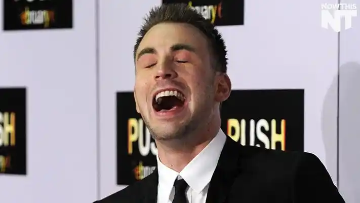 "美国队长"chris evans最近在推特上晒出了他1998年写的求职信.