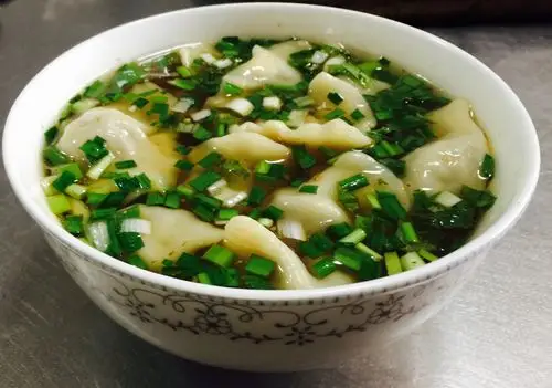 月16日美味餐点 写美篇 早餐 胡萝卜青菜粥 油酥千层卷 大肉酸汤水饺