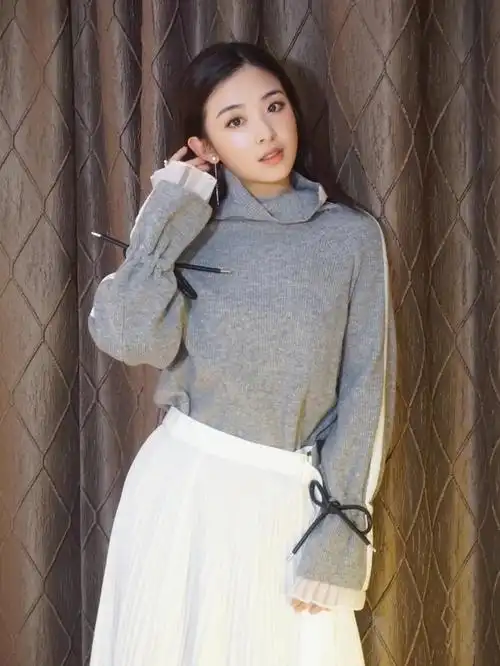 31岁的张含韵破茧成蝶("破茧成蝶"张含韵:一夜爆红被黑16年,成为第