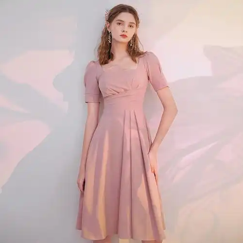 粉色连衣裙气质名媛