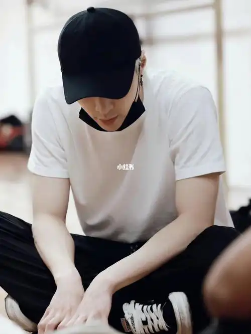 张艺兴的一些些女友视角