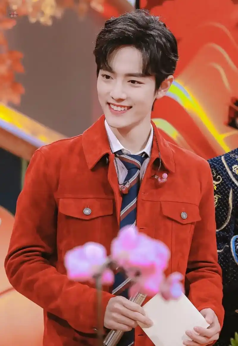 红衣肖战,一眼万年.