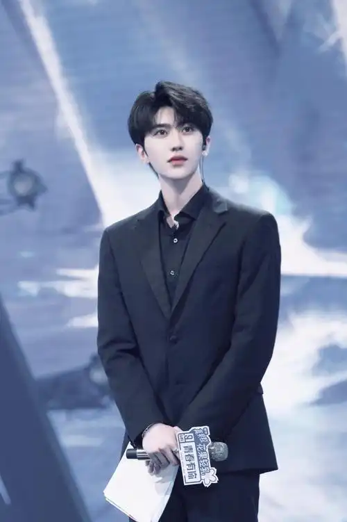 蔡徐坤2021个人巡回演唱会