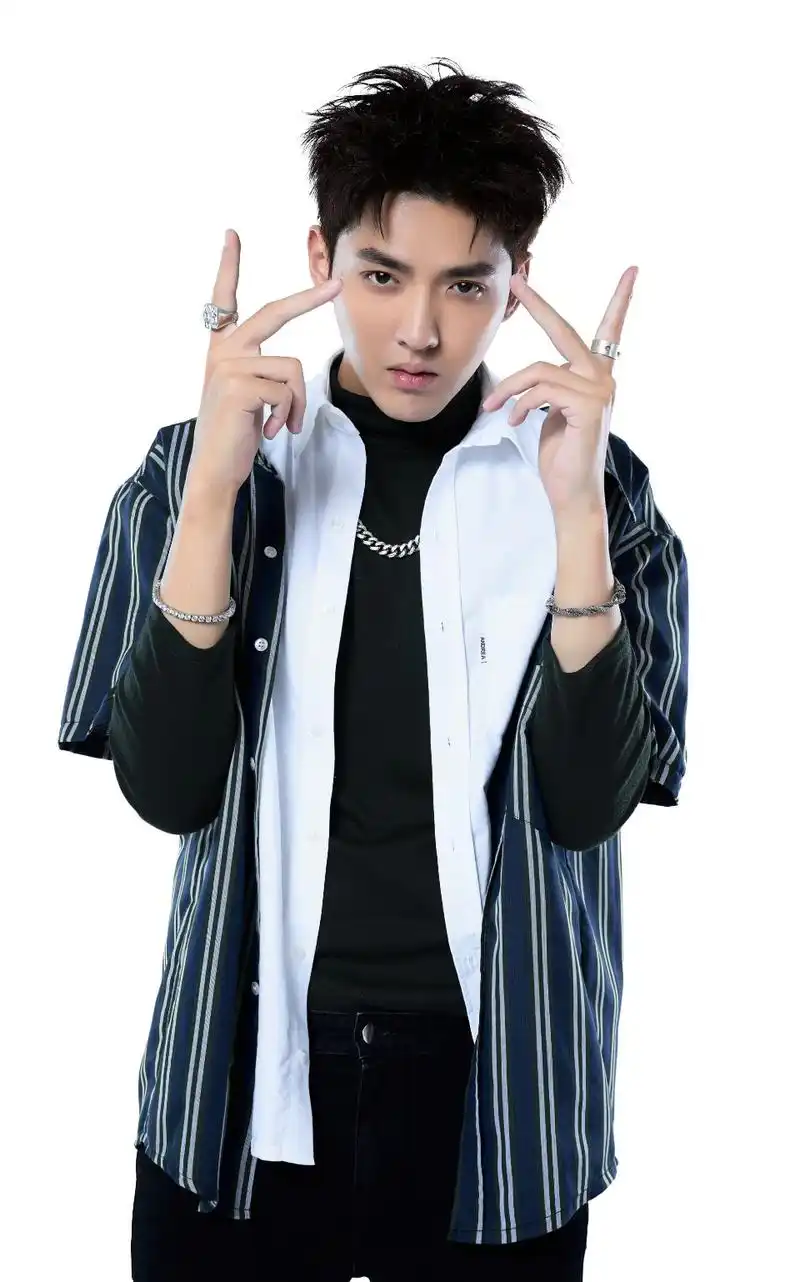 吴亦凡帅气图片吴亦凡图片