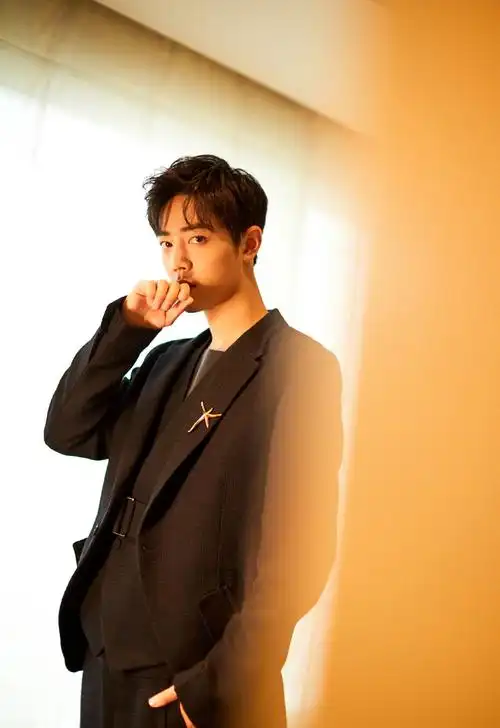 肖战cosmo时尚美丽盛典帅气图片