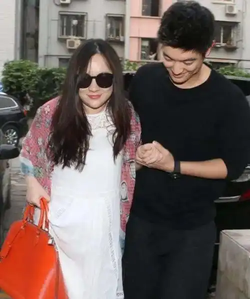 回顾怀孕后发福的女明星有人飙升55斤有人直逼190胖若两人