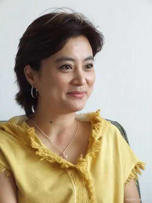 李玲玉:曾被邻居告上法庭,她一再婚就当继母