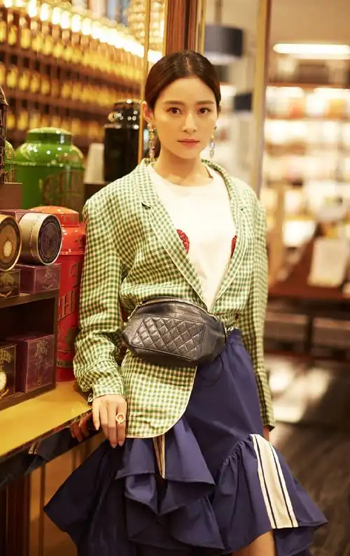 一颦一笑尽显温婉气质——演员王媛可