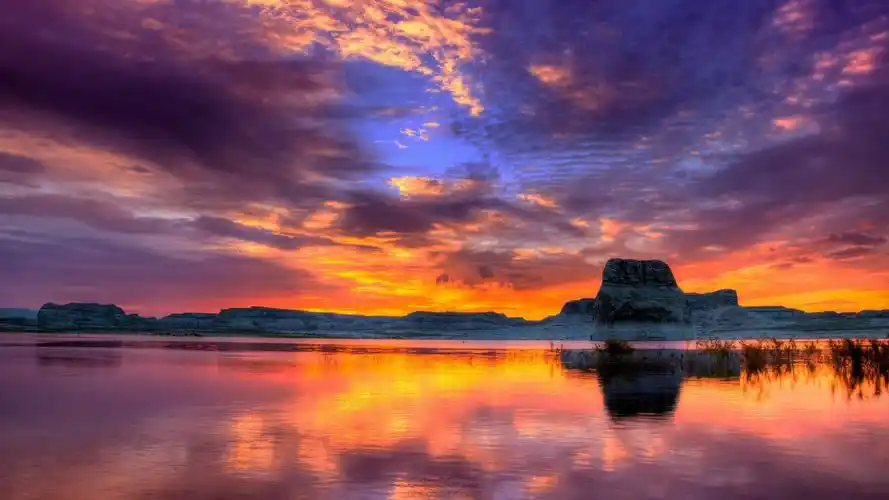 而出现晚霞,则说明天气比较干燥,上游的天气晴好,同时太阳下山也使