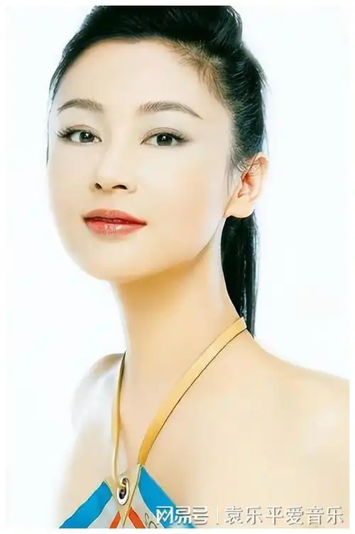 她曾是大陆第一美人巅峰时到底有多美看到年轻旧照就知道