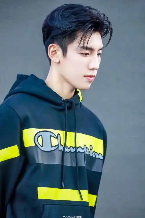 王子异就是好看呀!来自:你笑起来真好看