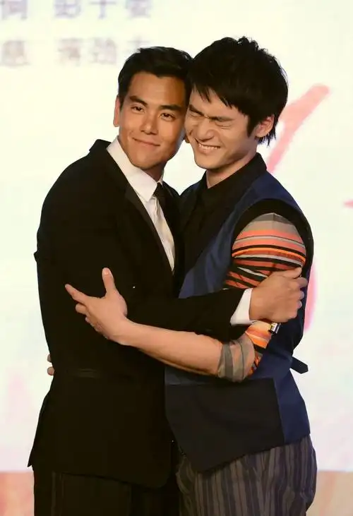 彭于晏与蒋劲夫接吻大秀基情见白百何当台劈腿受惊