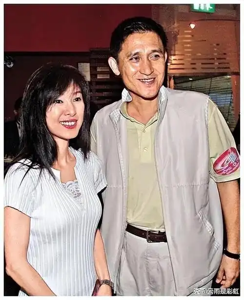 为丈夫守寡一生的女星,甄妮为亡夫生子,最后一位连证都没领