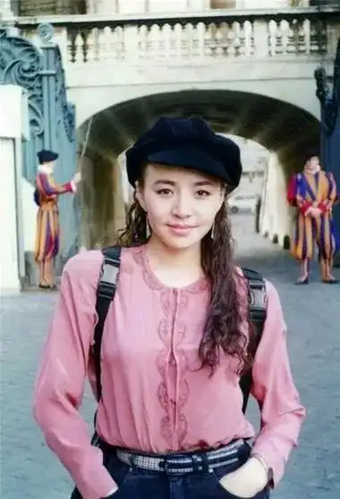 宋丹丹.317 出生于北京市的宋丹丹,是中国内地女演员,编剧 - 抖音