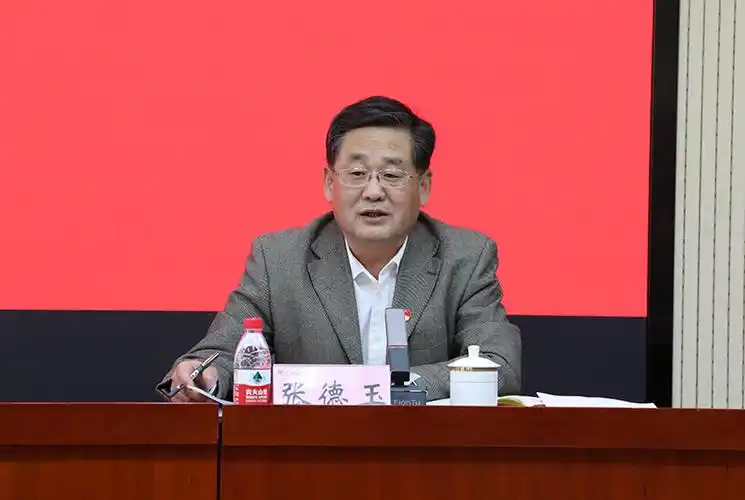 学校召开党的十九届四中全会精神宣讲暨第七次党务工作(扩大)会议