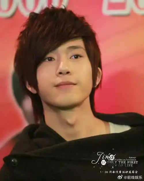 井柏然早期照片