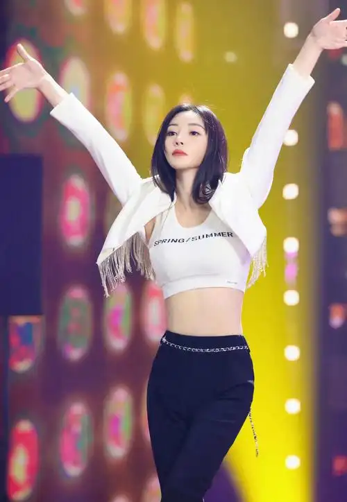 娱乐圈丑陋的"性凝视"行为,杨幂,周冬雨,柳岩,都是受害者