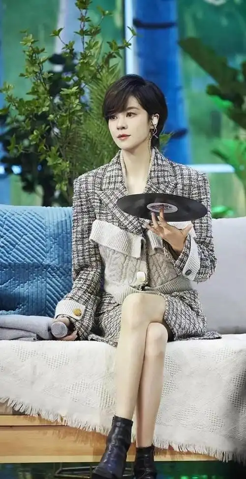 实力唱将郁可唯41岁仍未婚的她成了父亲郁京宁的心病