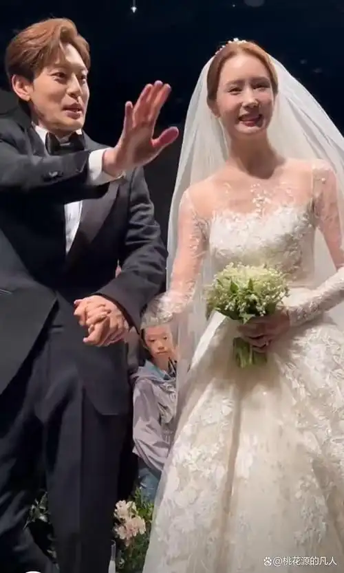 李多海婚礼太浪漫,夫妻二人人缘好,多位顶流韩星到场祝贺