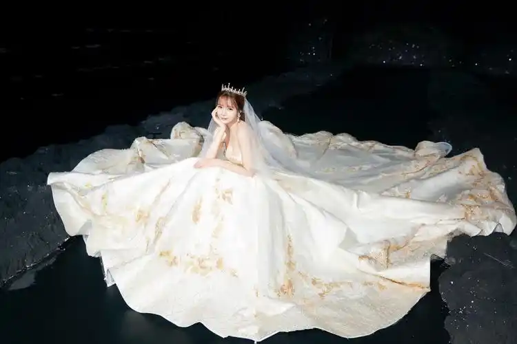 沈梦辰唯美婚纱写真图片