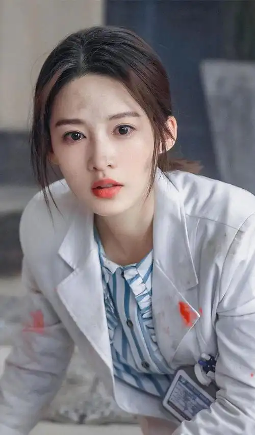 李沁黄景瑜新剧被吐槽,同为军人医生题材,《爱上特种兵》翻车?