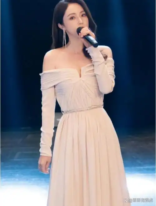 董璇是一位著名的中国女演员,曾经出演过多部热门电视剧和电影.