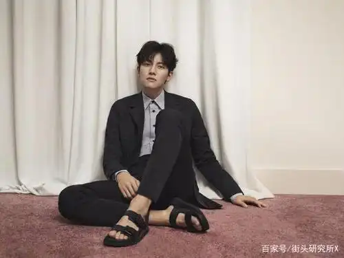 池昌旭,从头到脚都在散发着魅力的男人,却不长在自己的审美上