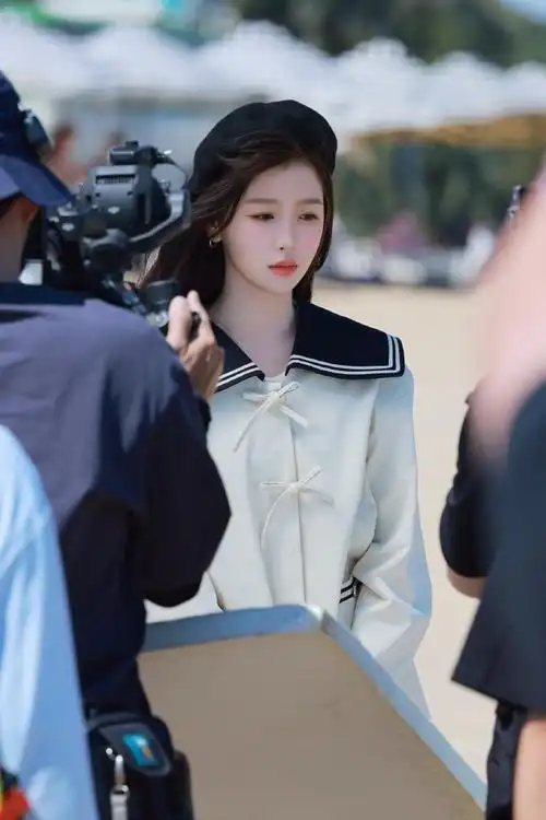 虞书欣夏日海边水手服##嘘国王在冬眠##虞书欣卫枝