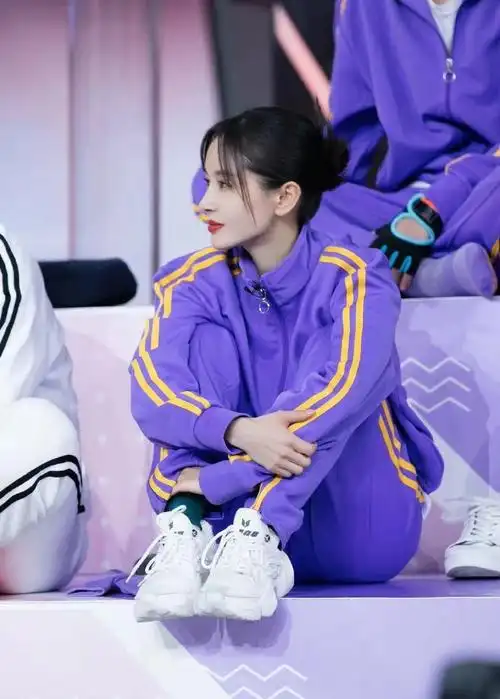 王子文吴昕平地叩首