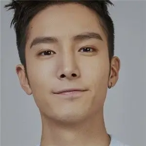 盛一伦头像本月最新盛一伦侧面头像图片