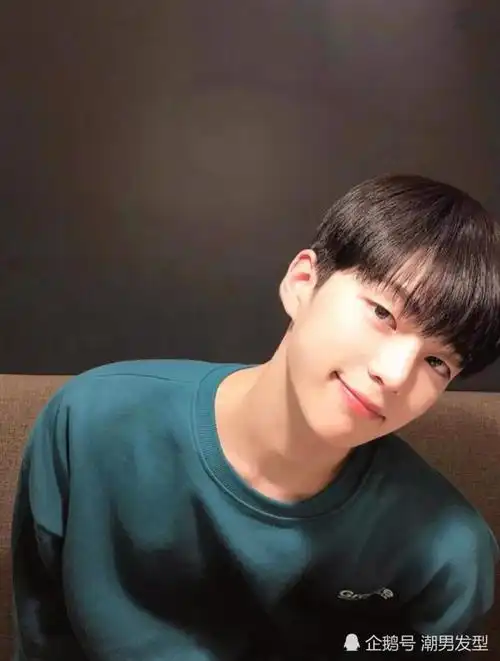 00后的你理发只会两边铲短20款时尚男生发型参考
